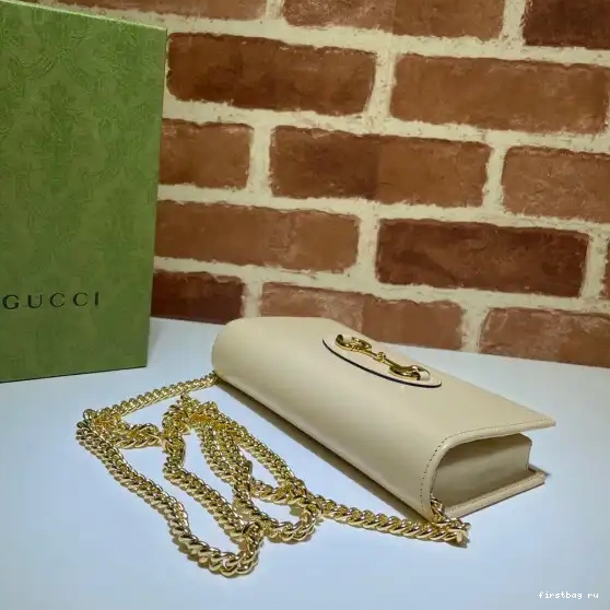 First bag ru Chain Gucci Wallet 0522